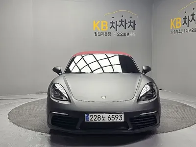 Porsche 718 · 2018 год