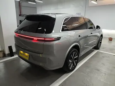 Li Auto Li L8 2024, 57600 км, за 184899 CNY