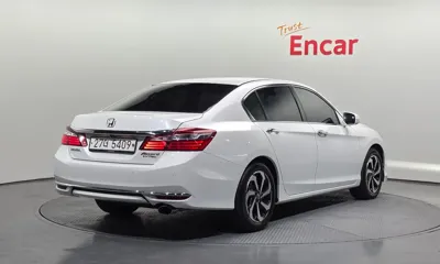 Honda Accord 2017, 182086 км, за 9900000 KRW