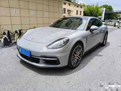Porsche Panamera · 2018 год