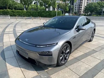 Xpeng P7 · 2023 год