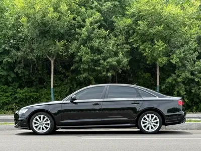 Audi A6L 2017, 130000 км, за 99000 CNY