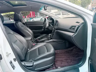 Hyundai Elantra 2019, 98000 км, за 43800 CNY - фото 10