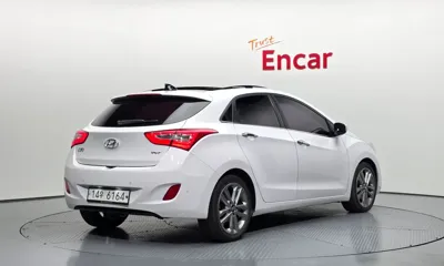 Hyundai i30 2016, 139797 км, за 6000000 KRW