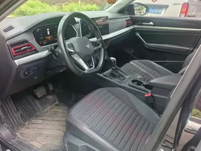 Volkswagen Lavida 2022, 50000 км, за 61000 CNY