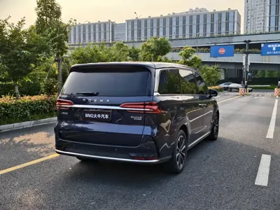 Roewe iMAX8 2022, 155000 км, за 67800 CNY