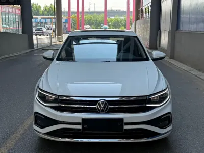 Volkswagen Bora 2023, 7000 км, за 82800 CNY