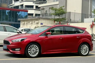 Ford Focus 2015, 11900 км, за 64064.06 CNY