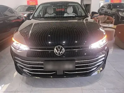 Volkswagen Passat 2024, 22799 км, за 150000 CNY