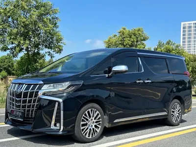 Toyota Alphard · 2017 год