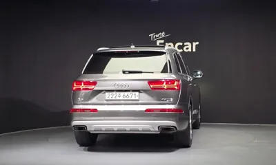 Audi Q7 2019, 127121 км, за 24900000 KRW
