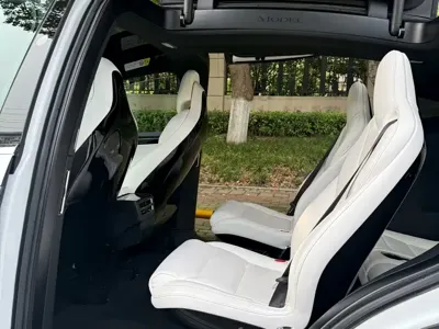 Tesla Model X 2017, 93000 км, за 138800 CNY