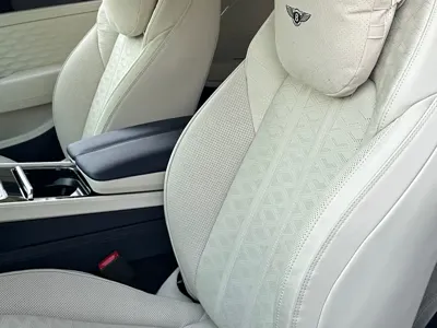 Bentley Flying Spur PHEV 2025, 3000 км, за 3558000 CNY