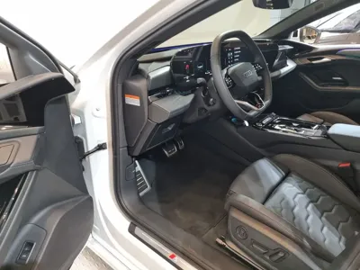 Audi A6 e-tron 2025, 6616 км, за 79000000 KRW - фото 10