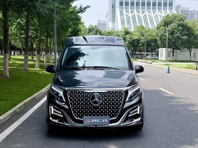 Mercedes-Benz Vito 2025, 16000 км, за 348000 CNY