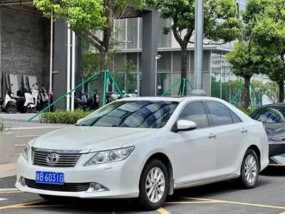 Toyota Camry · 2013 год