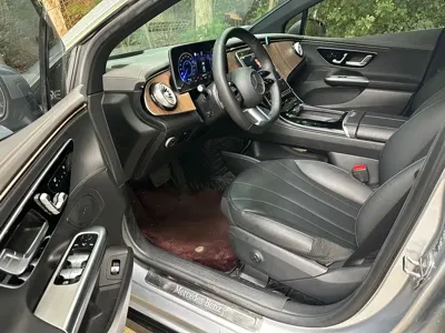 Mercedes-Benz EQE 2023, 49000 км, за 163800 CNY
