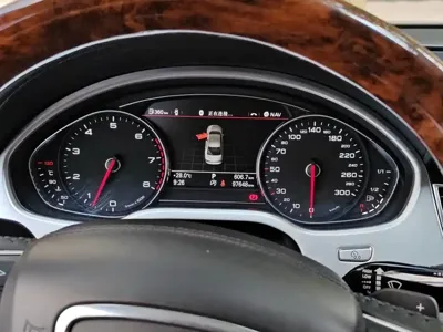 Audi A8 2013, 98000 км, за 108000 CNY - фото 12