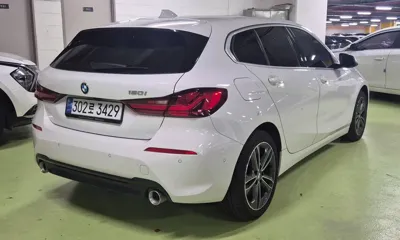 BMW 1-Series 2022, 26635 км, за 23000000 KRW