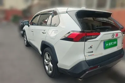 Toyota RAV4 2020, 30099 км, за 104166.97 CNY