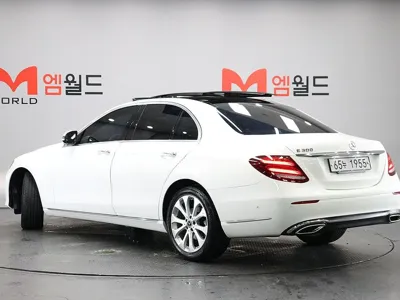 Mercedes-Benz E-Class 2019, 64134 км, за 30500000 KRW - фото 2