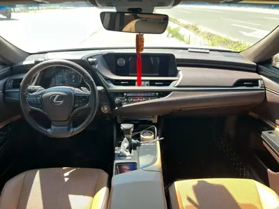 Lexus ES 2018, 69000 км, за 139800 CNY - фото 7
