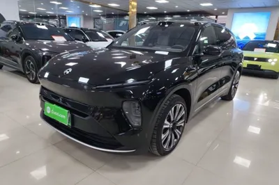 Nio ES8 · 2024 год