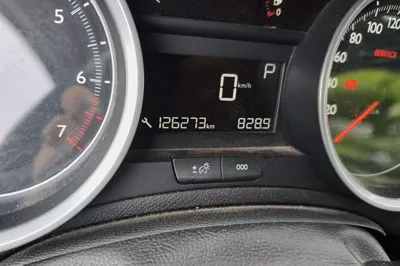 Peugeot 408 2015, 126200 км, за 30237.37 CNY - фото 9