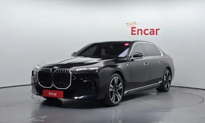 BMW i7 · 2025 год