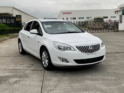 Buick Excelle 2013, 80000 км, за 8000 CNY