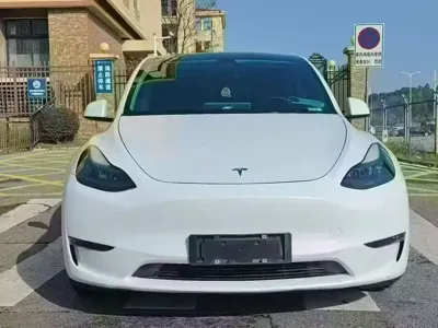 Tesla Model Y 2021, 105000 км, за 119800 CNY