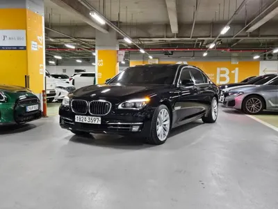 BMW 7-Series · 2013 год