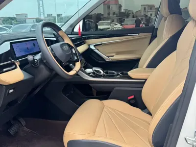 Geely Boyue L 2024, 19000 км, за 83800 CNY