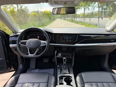 Volkswagen Passat 2023, 61000 км, за 119800 CNY - фото 20