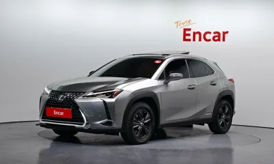 Lexus UX · 2022 год