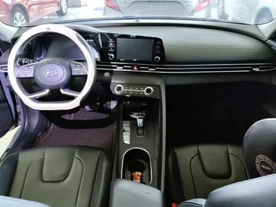 Hyundai Elantra 2023, 28100 км, за 77800 CNY - фото 10