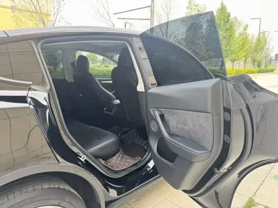 Tesla Model Y 2023, 80000 км, за 165799 CNY - фото 6