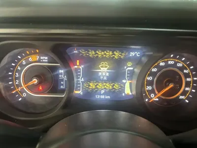 Jeep Wrangler 2024, 13200 км, за 326300 CNY