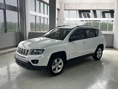 Jeep Compass (Import) · 2015 год