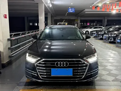 Audi A8 2021, 60000 км, за 348800 CNY