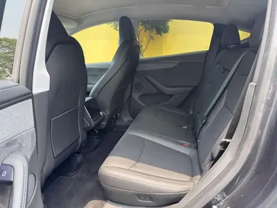 Tesla Model Y 2025, 18000 км, за 257800 CNY - фото 8