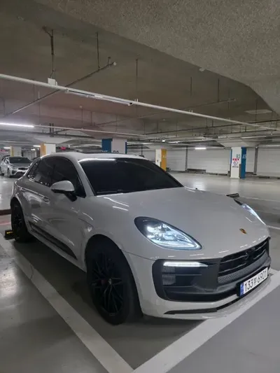 Porsche Macan · 2023 год