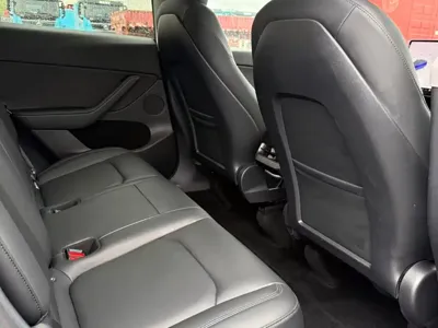 Tesla Model Y 2021, 70000 км, за 109700 CNY