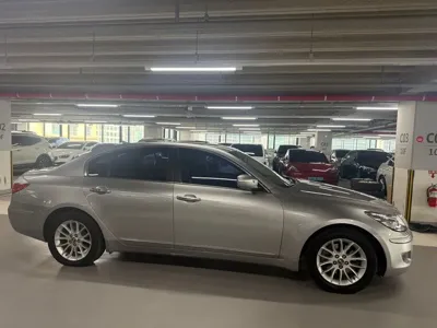 Hyundai Genesis 2009, 132000 км, за 3500000 KRW - фото 3