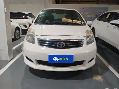 Toyota Yaris 2013, 55000 км, за 21200 CNY