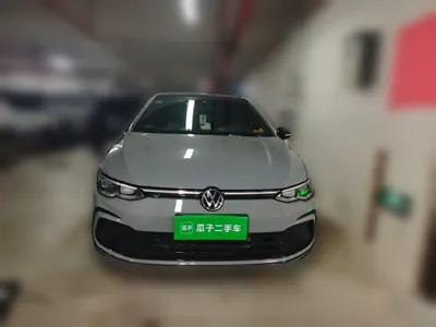 Volkswagen Golf 2021, 54300 км, за 98903.66 CNY