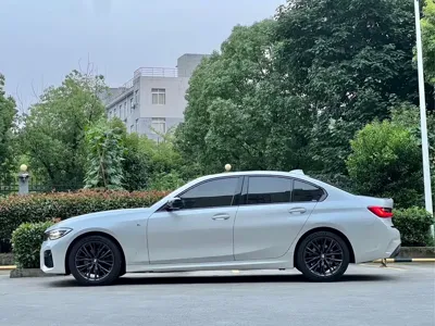 BMW 3 Series 2021, 80000 км, за 139800 CNY
