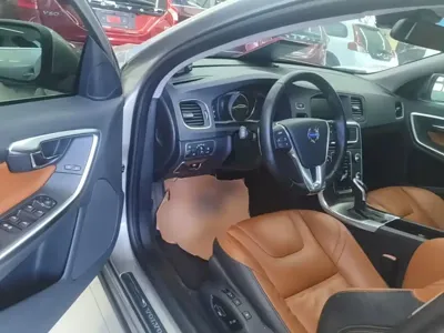 Volvo V60 2017, 102400 км, за 65700 CNY - фото 16