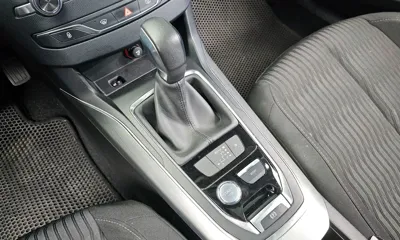 Peugeot 308 2017, 91678 км, за 6600000 KRW - фото 9