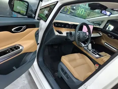 GAC Motor 传祺E8 PHEV 2024, 23600 км, за 145000 CNY - фото 16